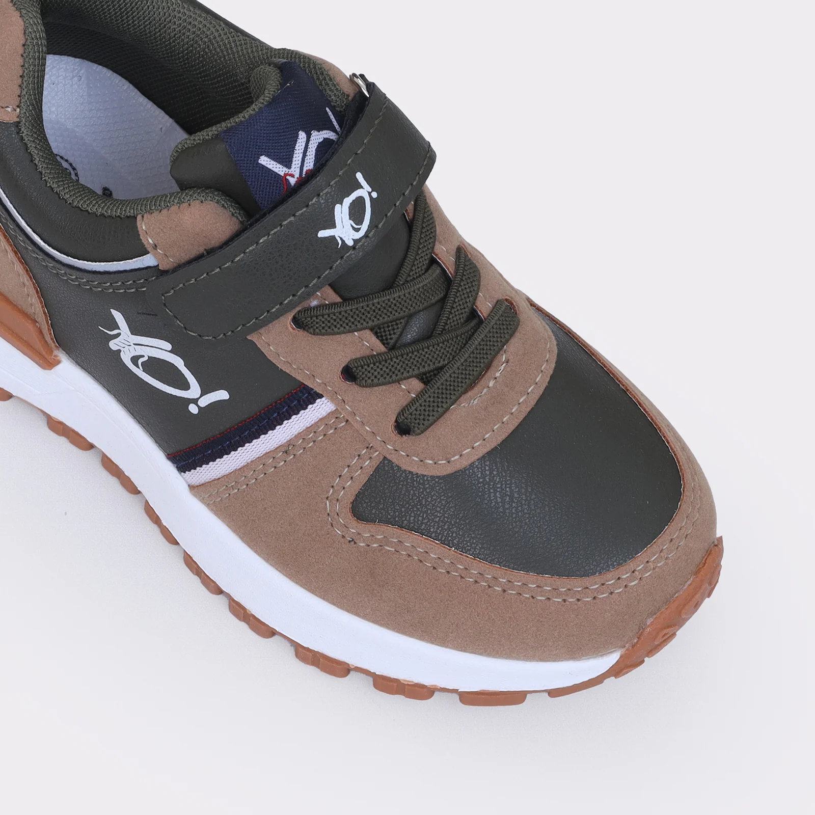Boys stand-out sneakers - Image 5