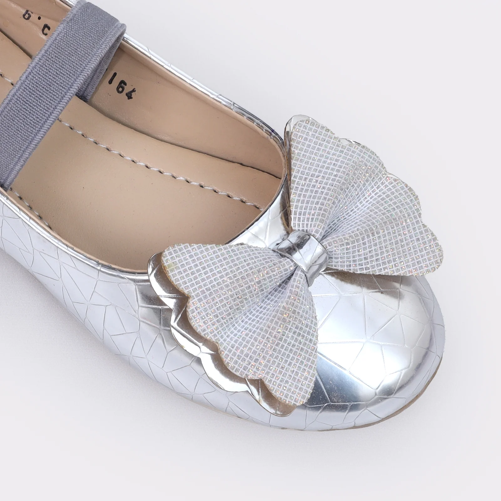 Girls bow tie pumps - Image 6