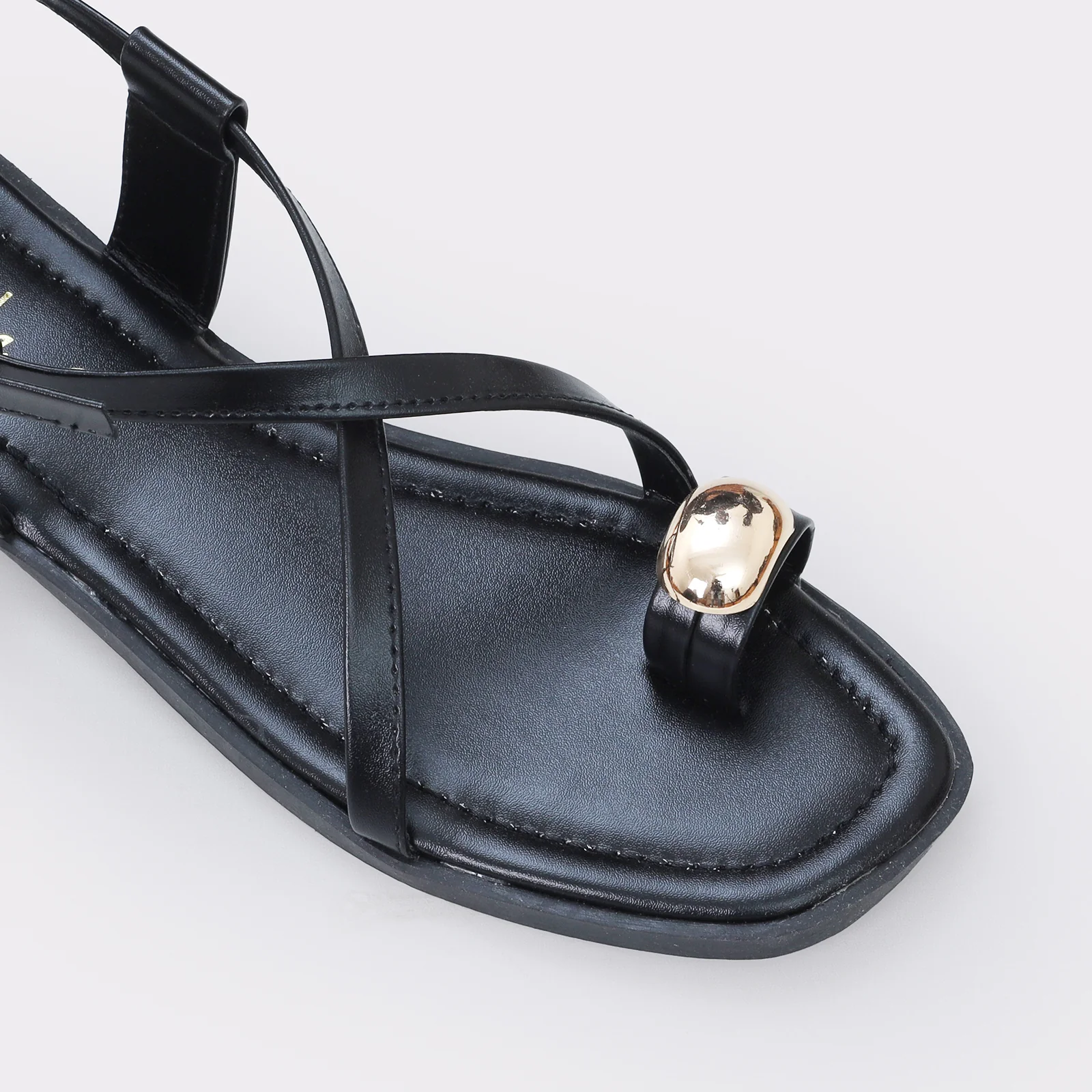 Women's Toe Ring Sandals - Image 7