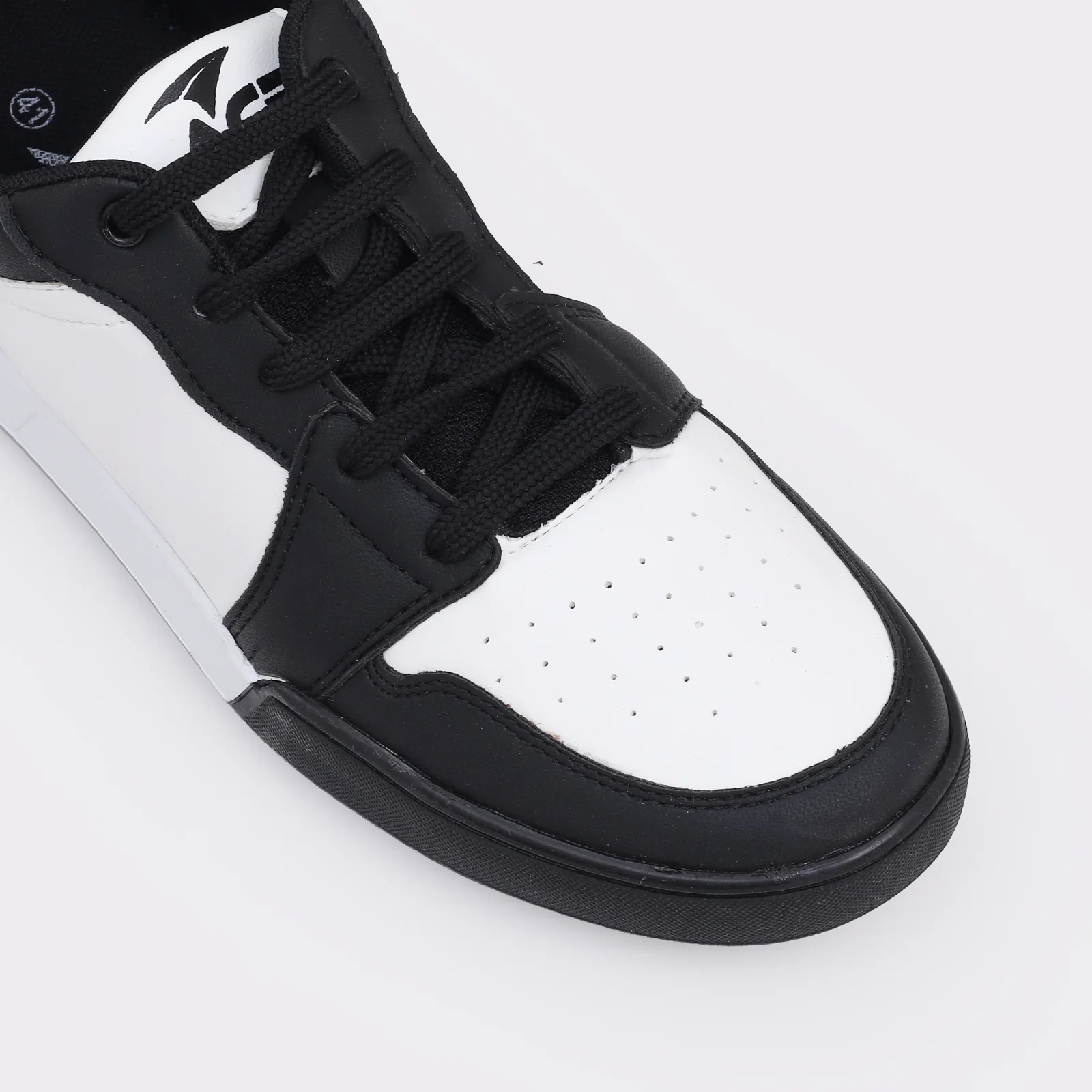 Men Sneakers - Image 6